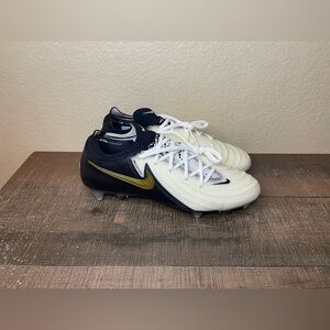 Nike Phantom GX 2 Elite SG Pro “Mad Ready Pack” 
- Size 7 Men / 8.5 Women.